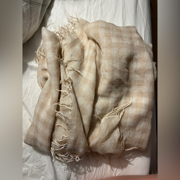 Chan Luu Gingham Print Cashmere Silk Scarf Moonlight/White - Picture 4 of 6